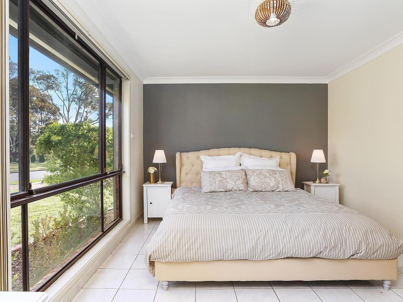 16 Moorhouse Crescent, Edensor Park NSW 2176