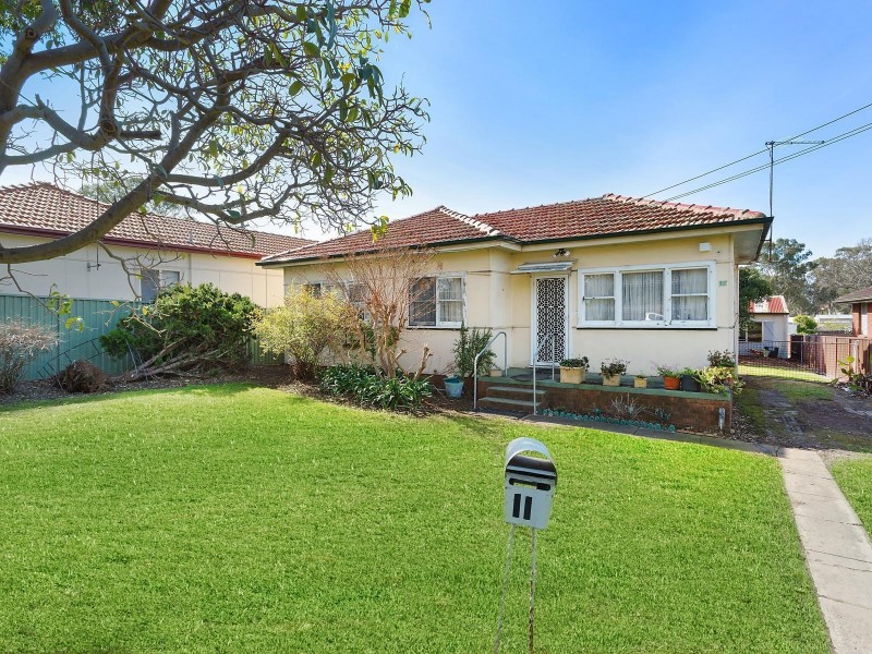 11 Doonside Crescent, Blacktown NSW 2148