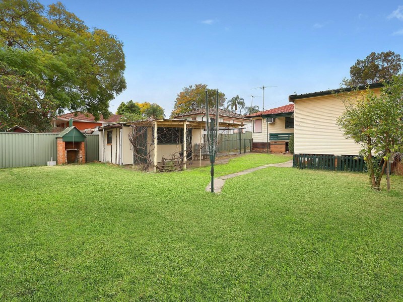 17 Fairfield Road, Woodpark NSW 2164