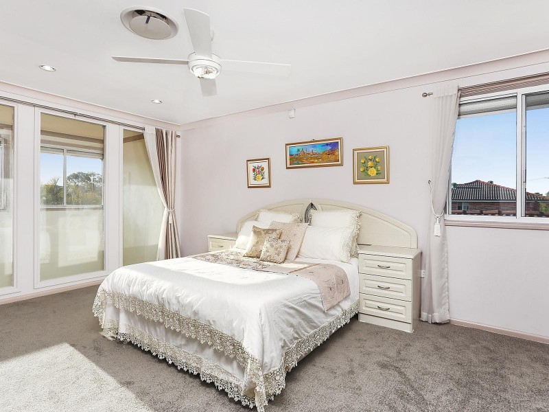 38 Wylde Crescent, Abbotsbury NSW 2176