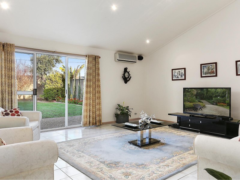 38 Wylde Crescent, Abbotsbury NSW 2176