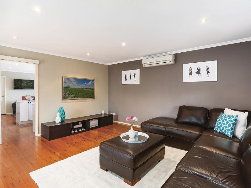 39 Roland Street, Bossley Park NSW 2176