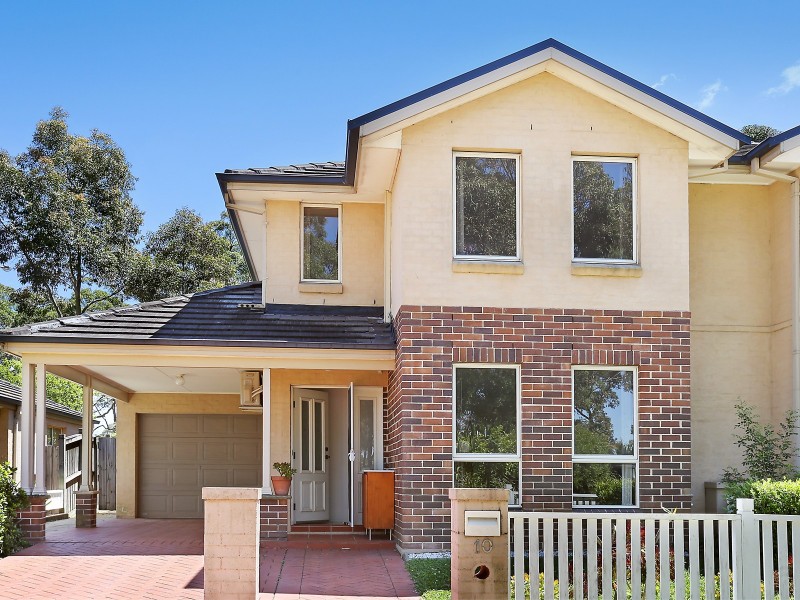 10 Governors Way, Oatlands NSW 2117