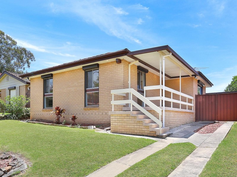 6 Lawley Street, Bossley Park NSW 2176