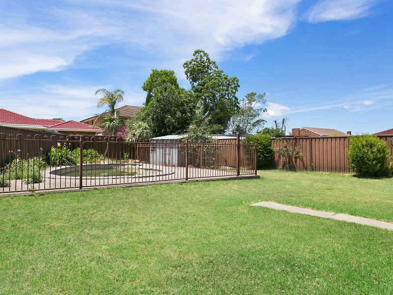 6 Lawley Street, Bossley Park NSW 2176