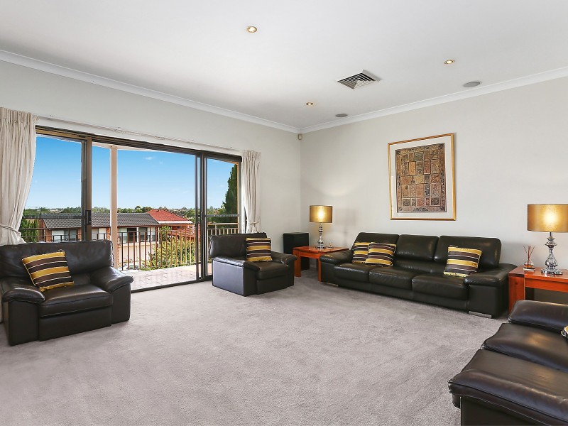 5 Urunga Place, Bossley Park NSW 2176