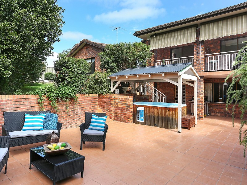 5 Urunga Place, Bossley Park NSW 2176