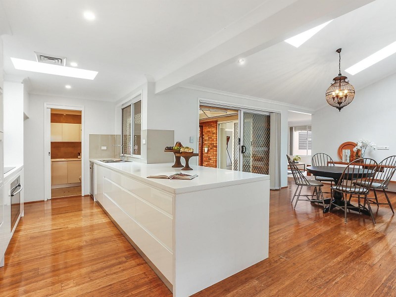 5 Woodman Place, Abbotsbury NSW 2176