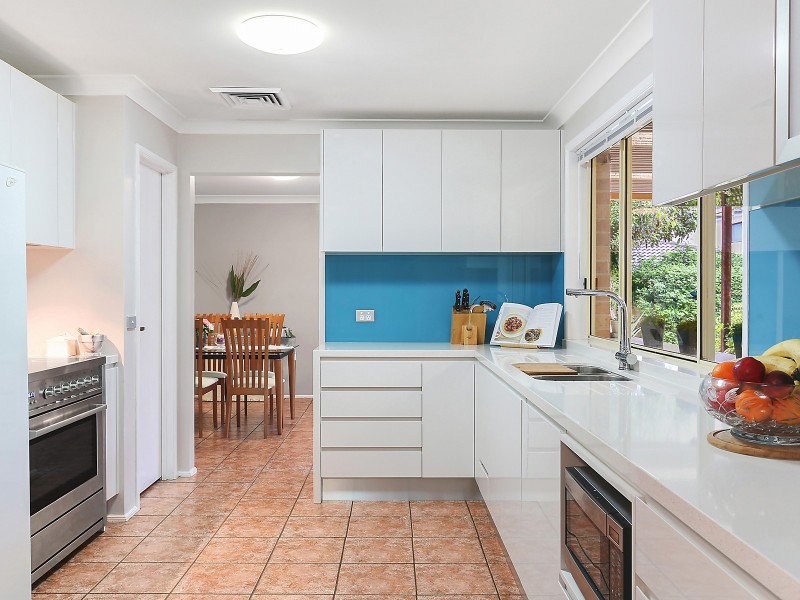 33 Saltbush Place, Bossley Park NSW 2176