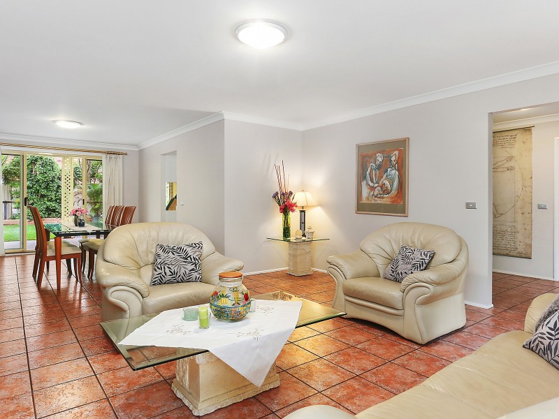 33 Saltbush Place, Bossley Park NSW 2176