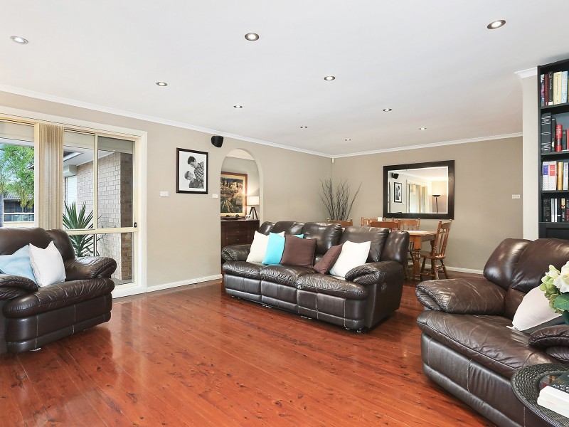 33 Bettong Crescent, Bossley Park NSW 2176