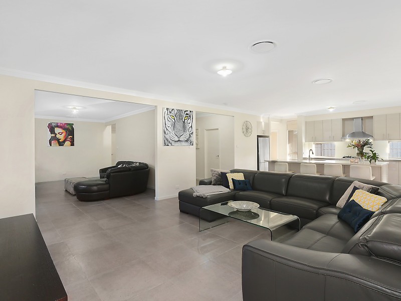 13 Dunell Street, Middleton Grange NSW 2171