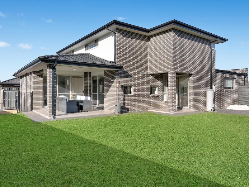 13 Dunell Street, Middleton Grange NSW 2171