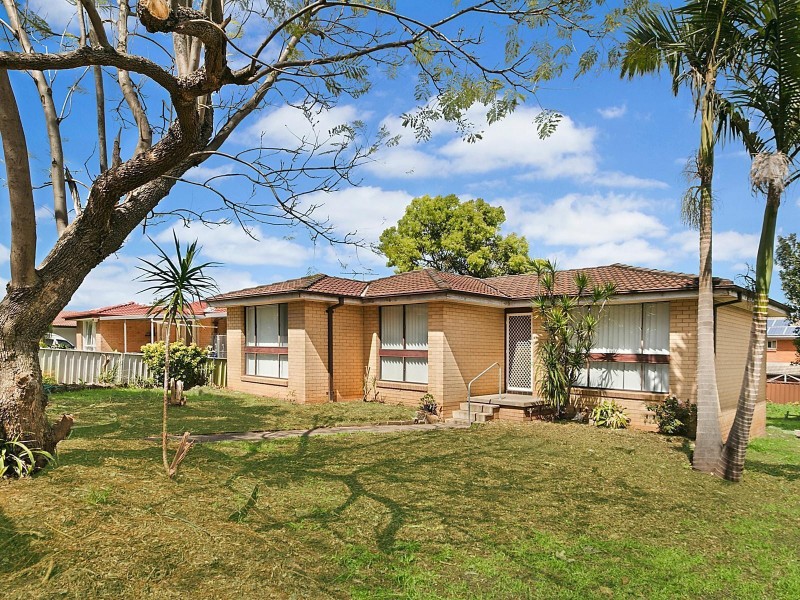 30 Dalton Place, Fairfield West NSW 2165