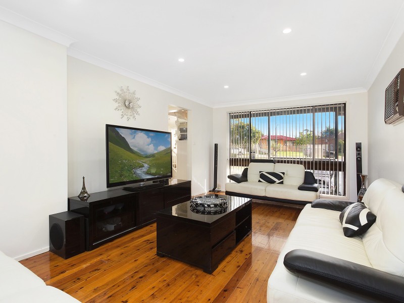 7 Hoyle Place, Greenfield Park NSW 2176