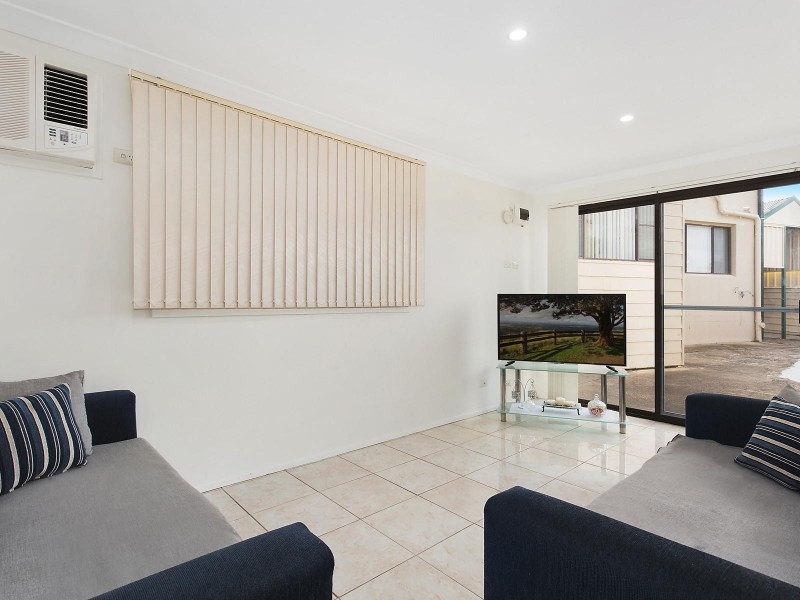 7 Hoyle Place, Greenfield Park NSW 2176