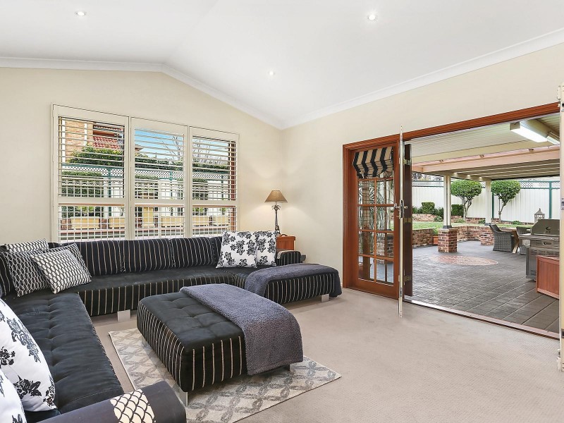 18 Benedict Close, Cecil Hills NSW 2171