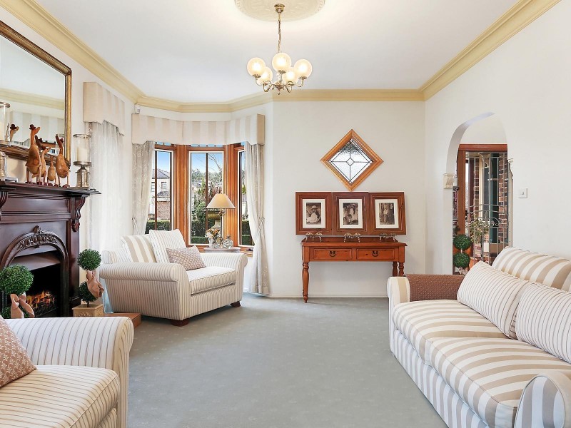 18 Benedict Close, Cecil Hills NSW 2171