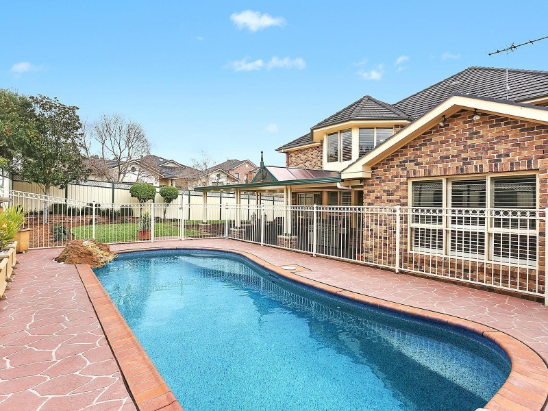 18 Benedict Close, Cecil Hills NSW 2171