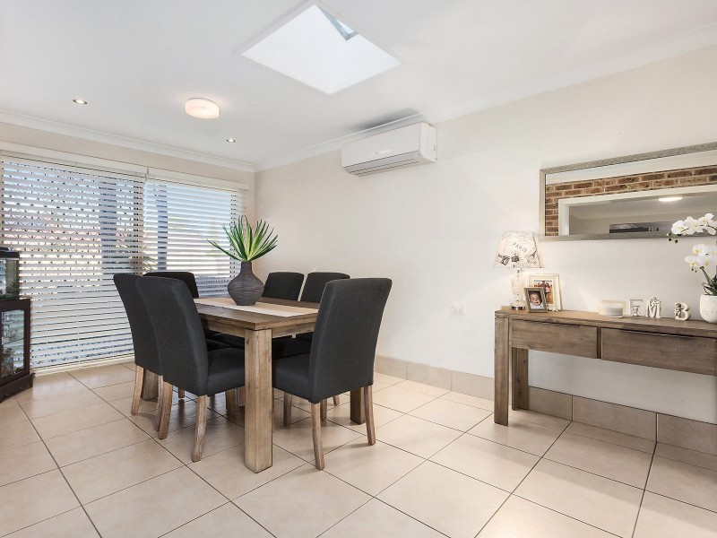 19B Lorikeet Crescent, Green Valley NSW 2168