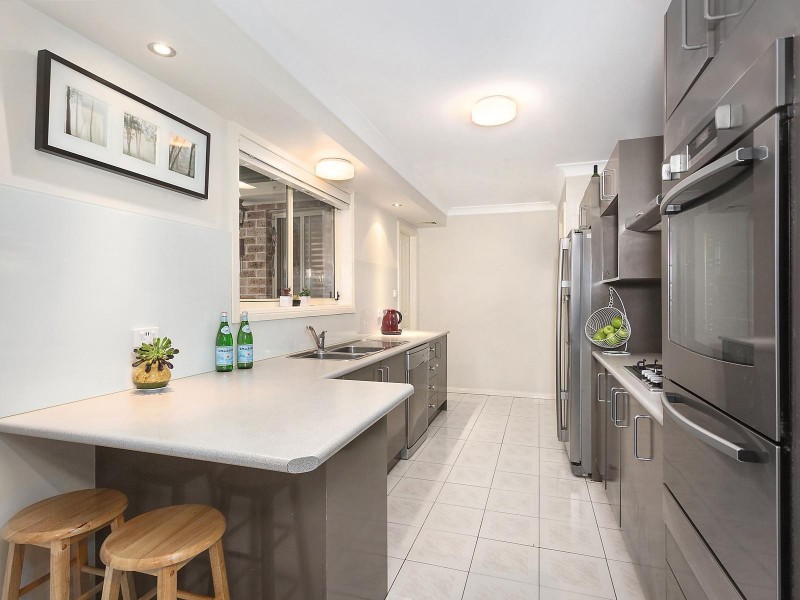 19B Lorikeet Crescent, Green Valley NSW 2168