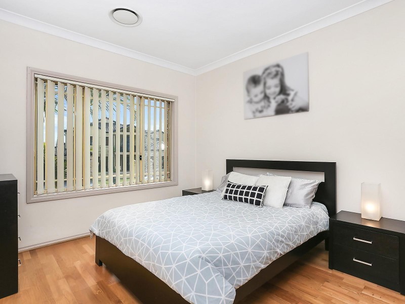 2 Dunk Close, Green Valley NSW 2168