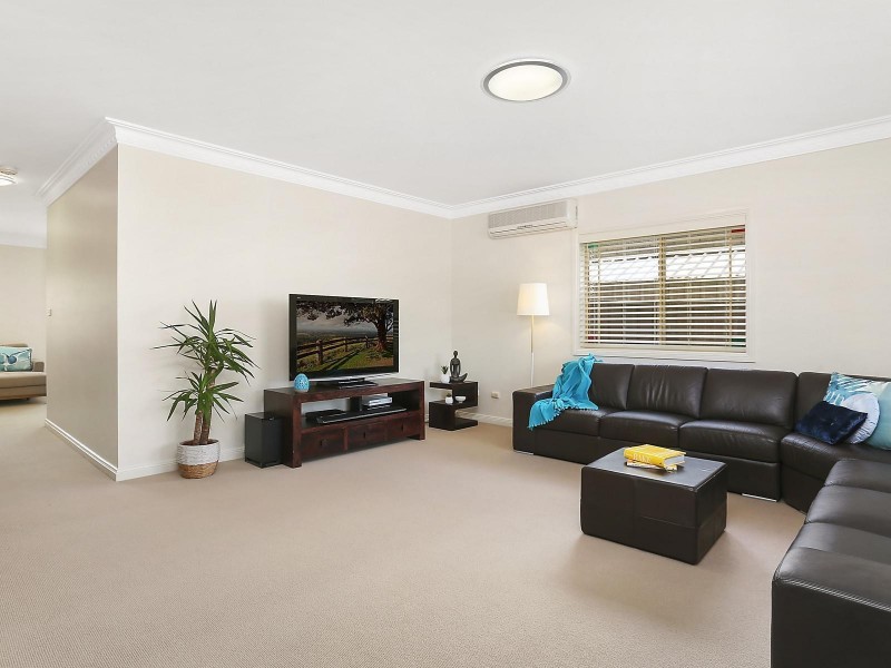 2/18 Tallwood Drive, North Rocks NSW 2151
