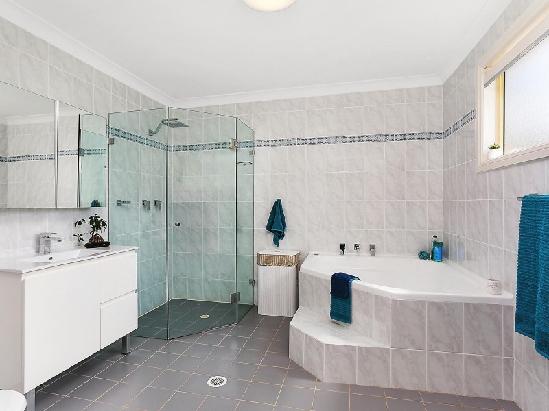 2/18 Tallwood Drive, North Rocks NSW 2151