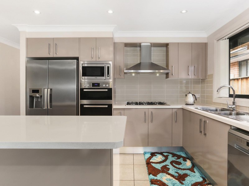 32 Charlie Street, Middleton Grange NSW 2171