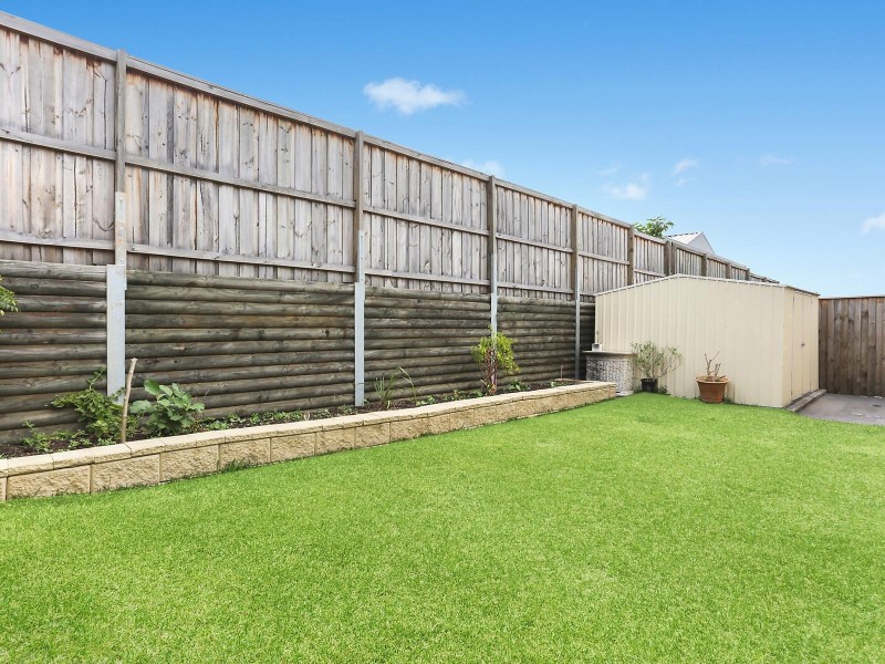 32 Charlie Street, Middleton Grange NSW 2171