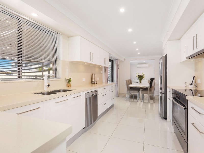 25 Footscray Street, St Johns Park NSW 2176