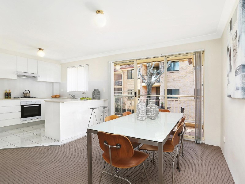 8/47 Railway Street, Granville NSW 2142
