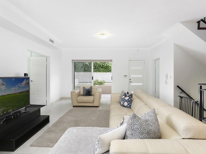 8/26 Bettington Road, Oatlands NSW 2117