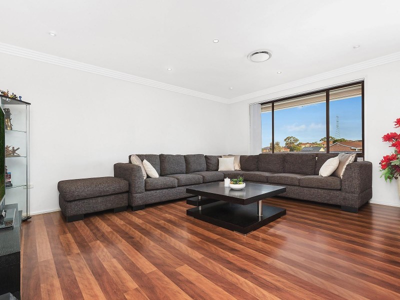 10 Merlot Place, Edensor Park NSW 2176