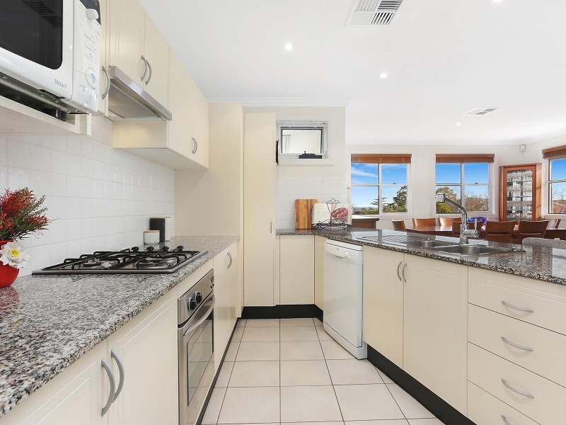 44 Hunterford Crescent, Oatlands NSW 2117