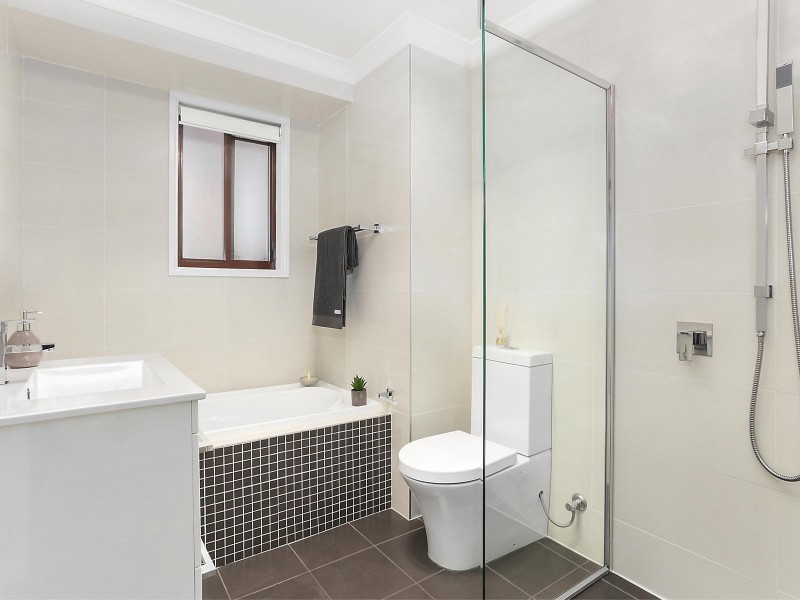 6 Brampton Place, Greystanes NSW 2145