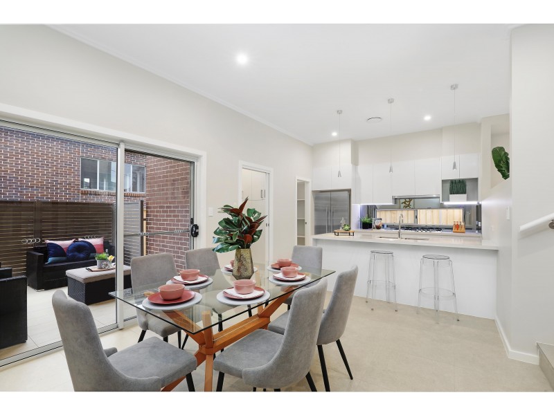 42 Arnett Street, Pendle Hill NSW 2145