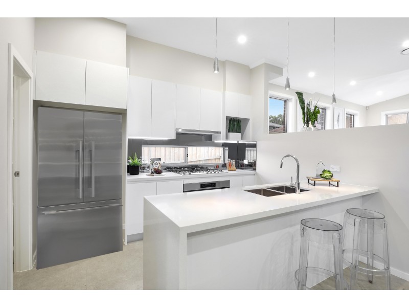 42 Arnett Street, Pendle Hill NSW 2145