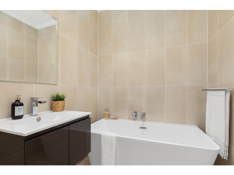 42 Arnett Street, Pendle Hill NSW 2145