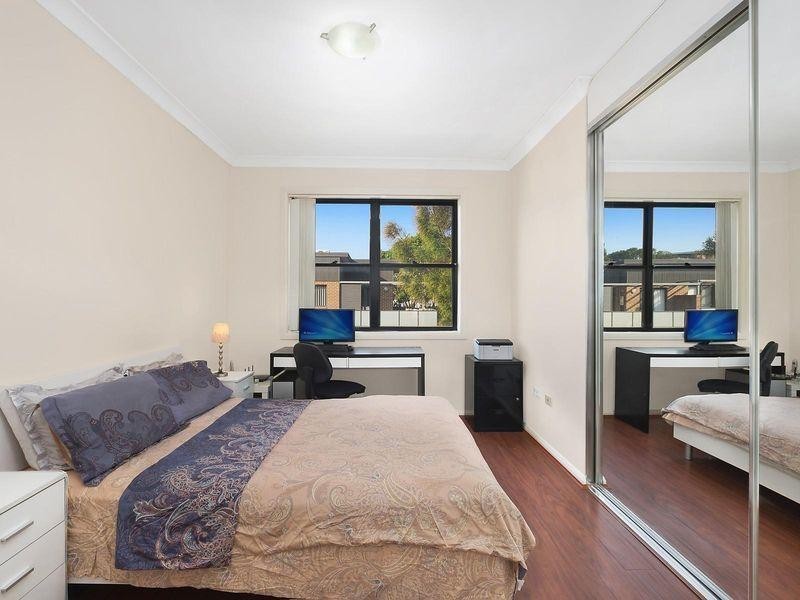 4/13 Howard Avenue, Northmead NSW 2152