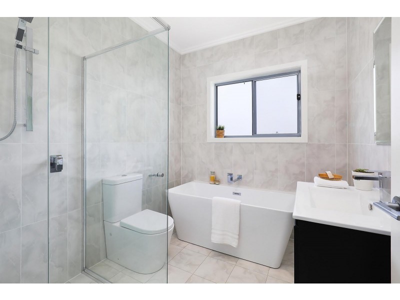 5 Diana Street, Pendle Hill NSW 2145