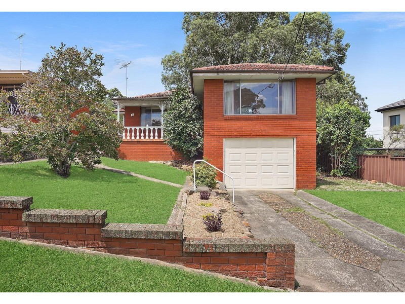 2 Cumberland Avenue, Georges Hall NSW 2198