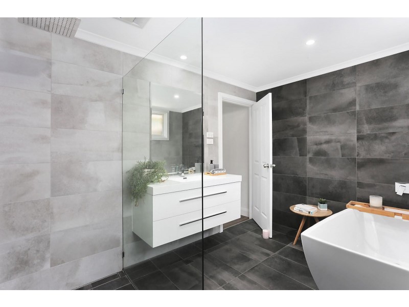 13 Plymouth Crescent, Kings Langley NSW 2147