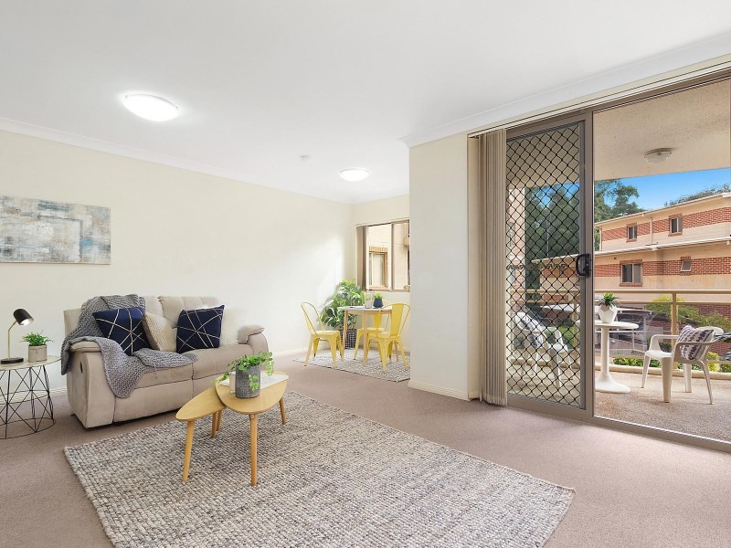 21/2 Wentworth Avenue, Toongabbie NSW 2146