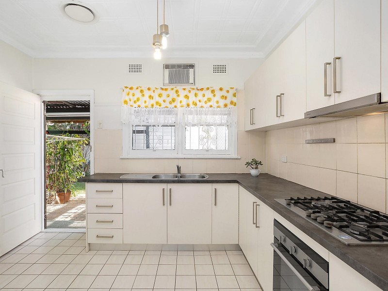 33 Mountford Avenue, Guildford NSW 2161