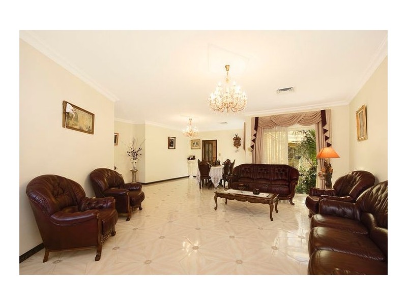 11 Rees Street, Mays Hill NSW 2145