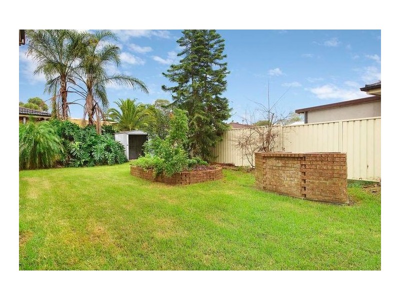 8  Dove Place, St Clair NSW 2759