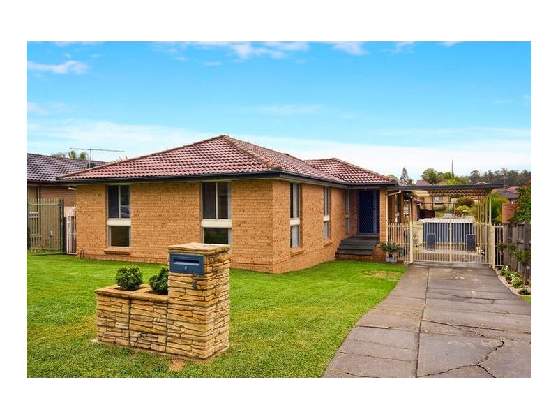 4 Burramy Close, Bossley Park NSW 2176