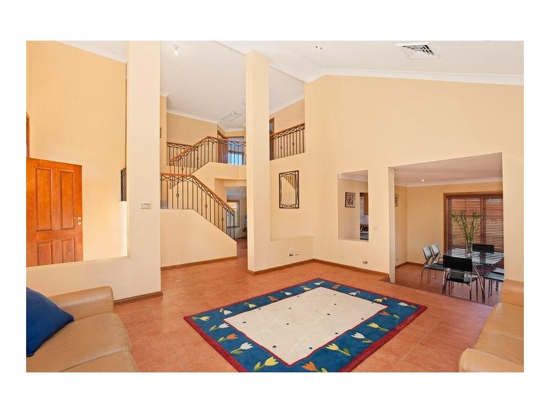 18 Saltbush Place, Bossley Park NSW 2176