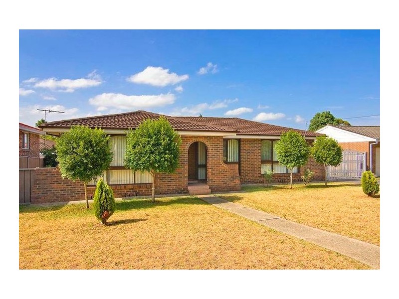9 Austen Close, Wetherill Park NSW 2164
